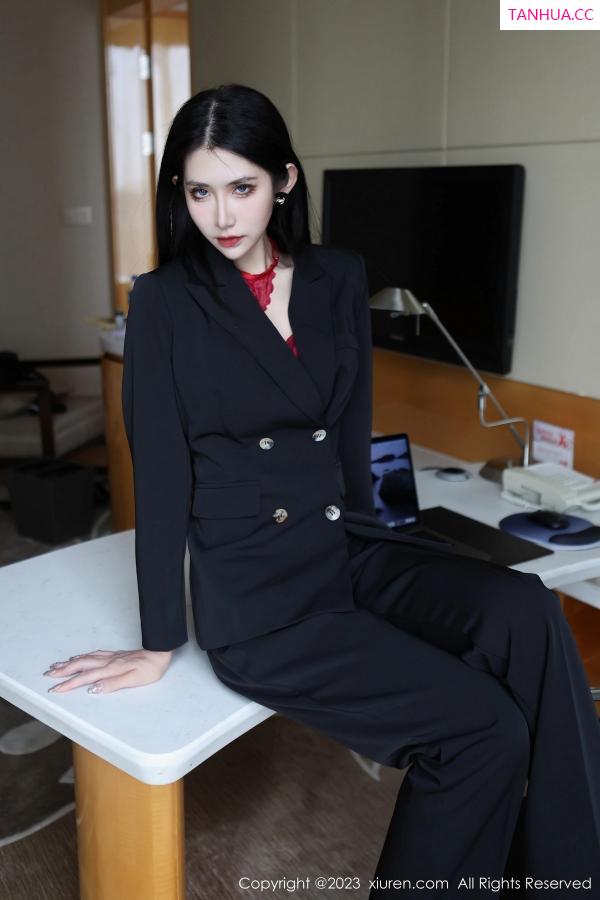 林依娜  [XiuRen]高清写真图 2023.03.13 No.6402 依娜Yina 美腿新人第10张图片